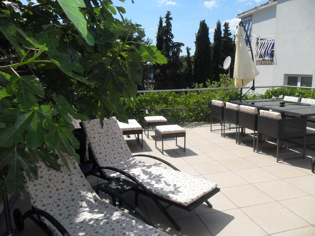 Apartments Villa Natali - Heating Pool Trogir Exterior foto