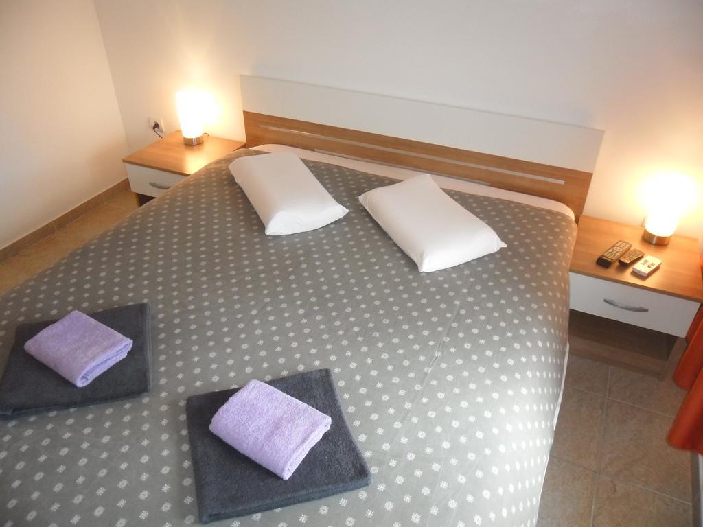 Apartments Villa Natali - Heating Pool Trogir Exterior foto